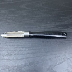 Vintage EKCO Peeler Corer Zig Zag Serrated Stainless Blade‎ Black Handle USA